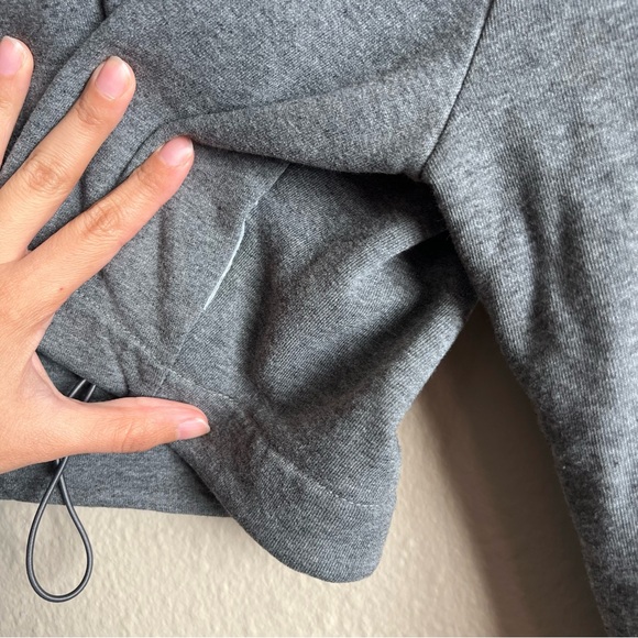 Gymshark Cropped Hoodie Gray NO SIZE TAG - Picture 5 of 7